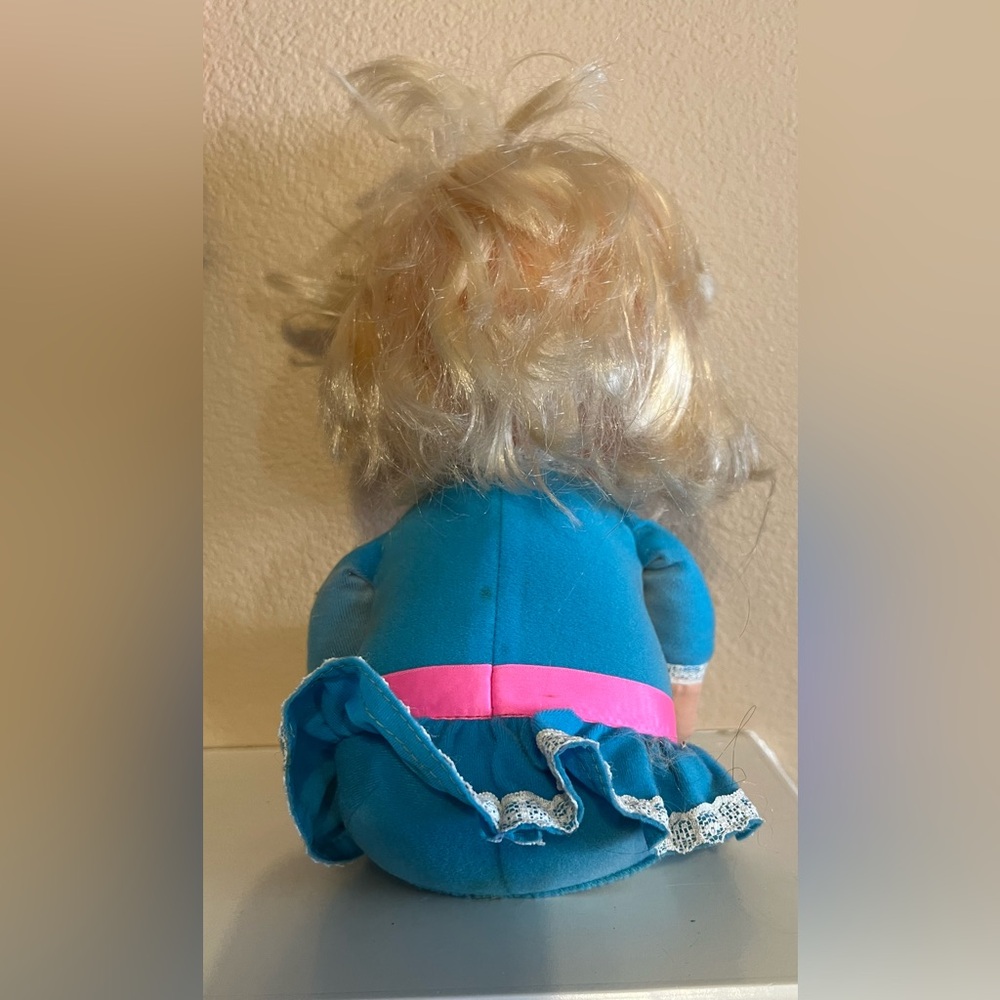 1977 Mattel Hug Me Doll - Picture 2 of 6
